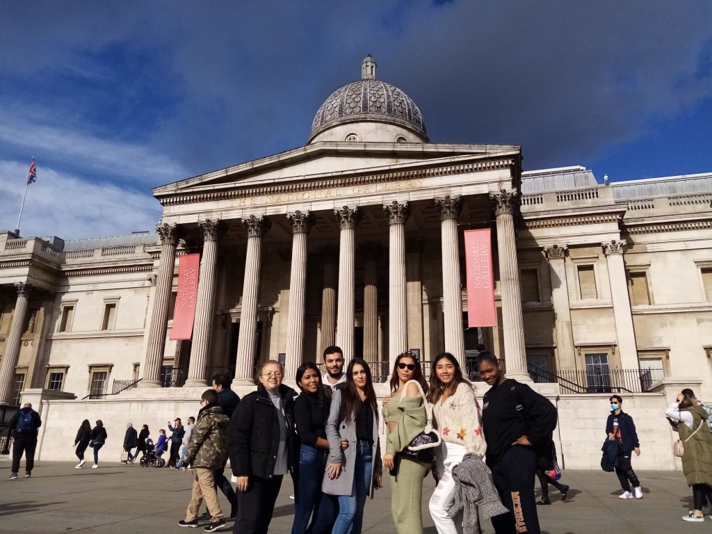 Time4London students outside the National Gallery, Trafalgar Square